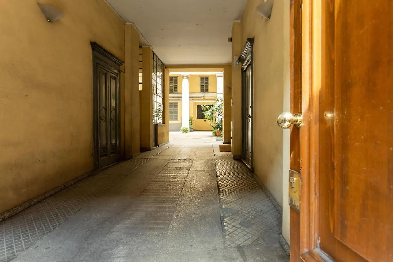 Pontaccio Apartment Milan
